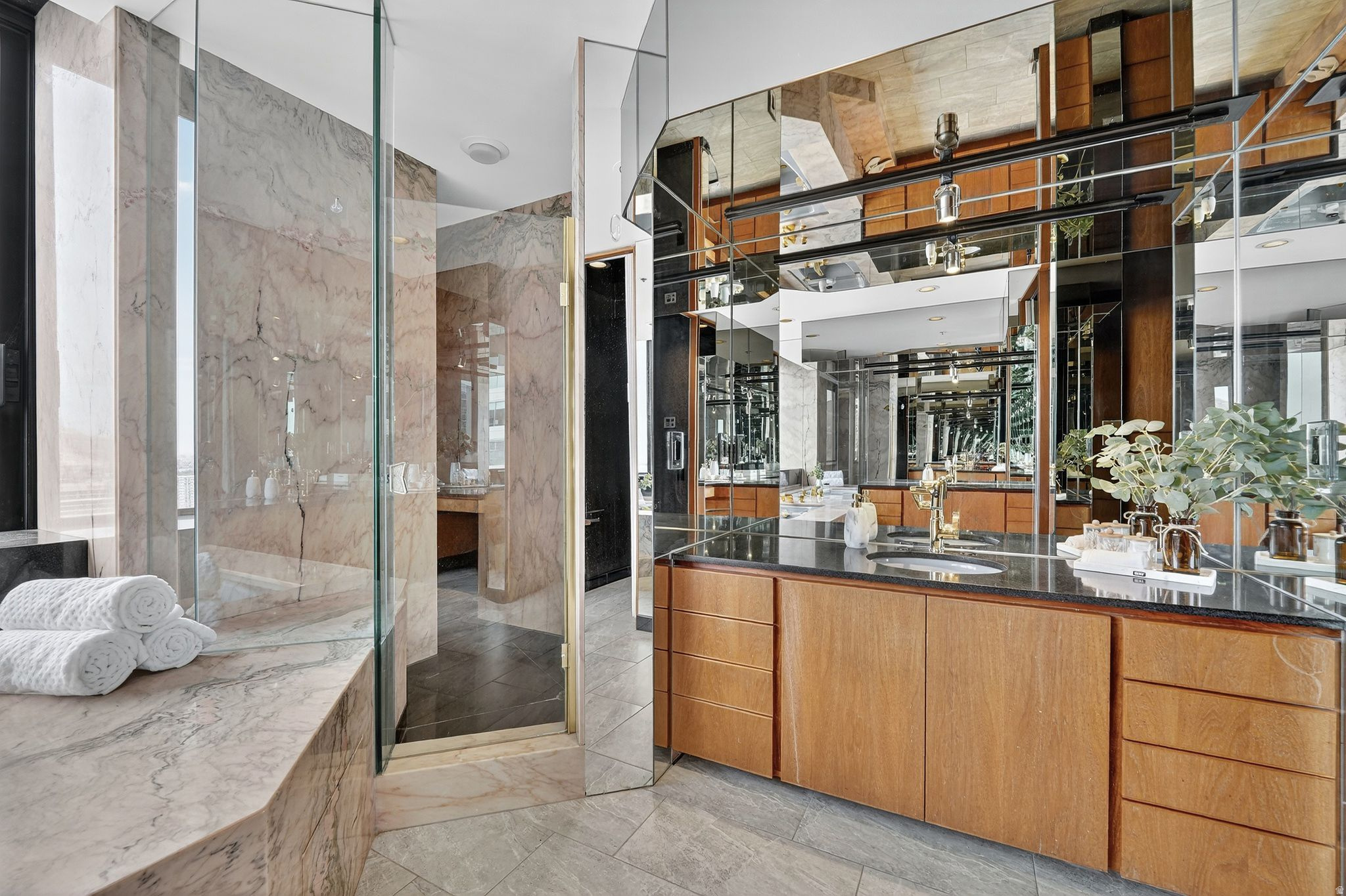 AMERICAN TOWERS - Residential