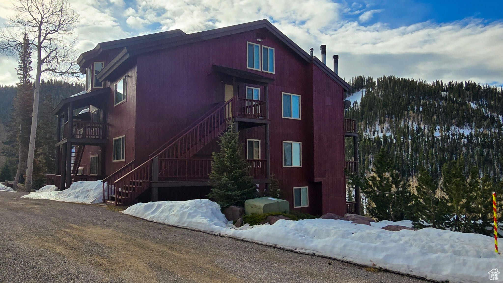 SNOWFLAKE CONDOMINIUMS - Residential