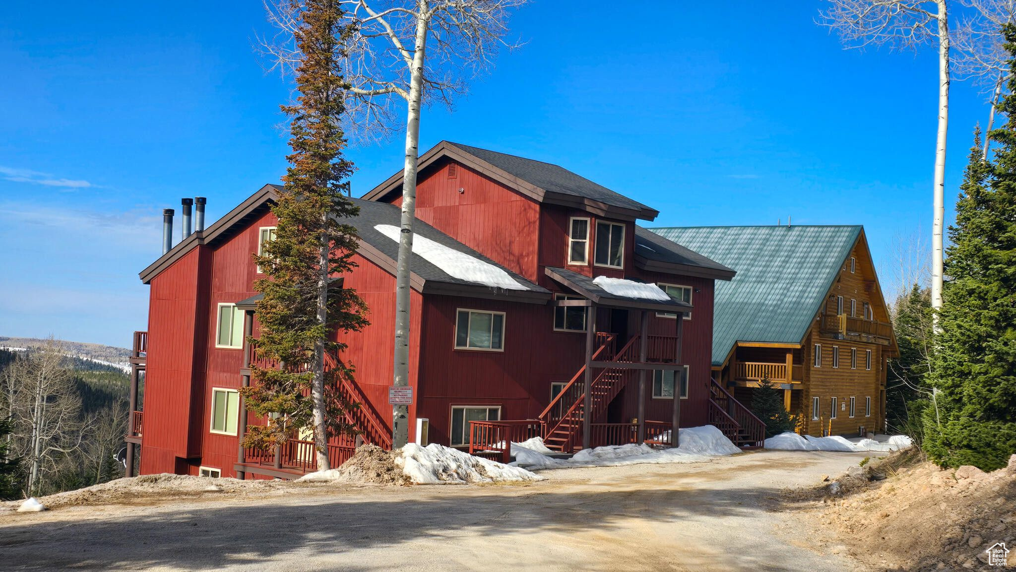 SNOWFLAKE CONDOMINIUMS - Residential