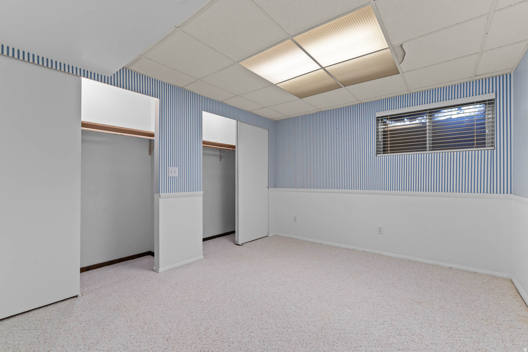 COUNTRY OAKS - Residential