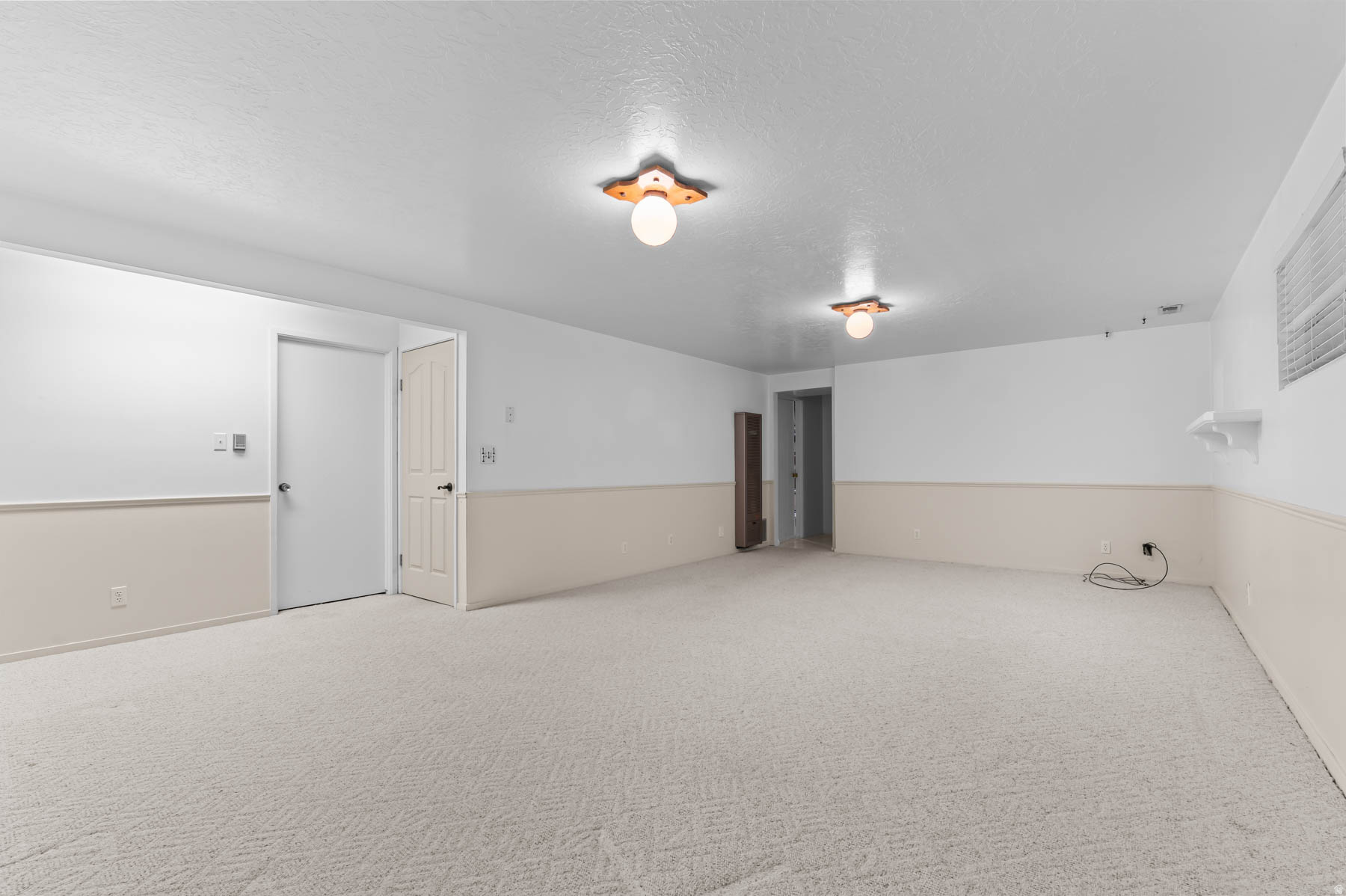 COUNTRY OAKS - Residential