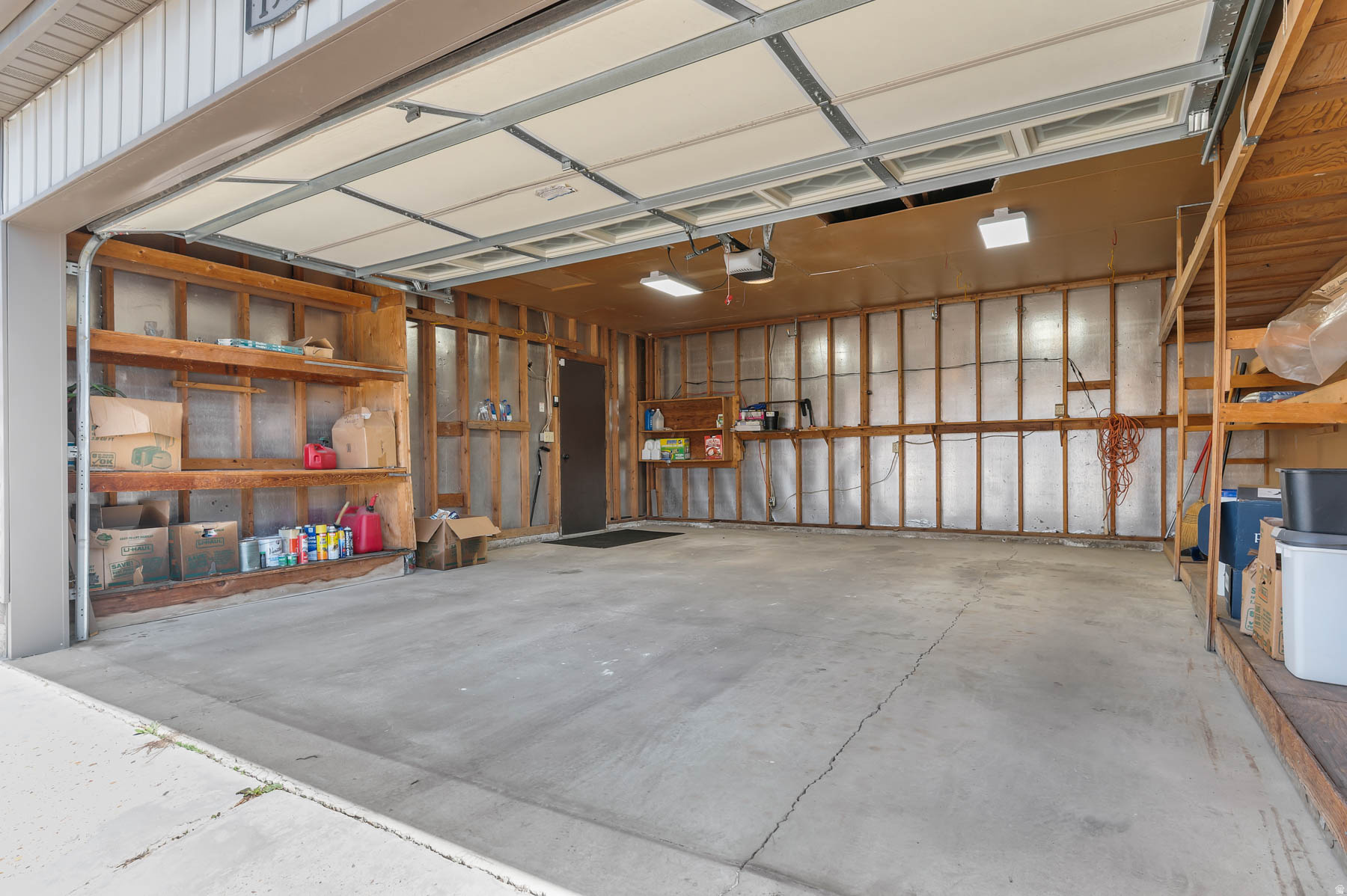 COUNTRY OAKS - Residential