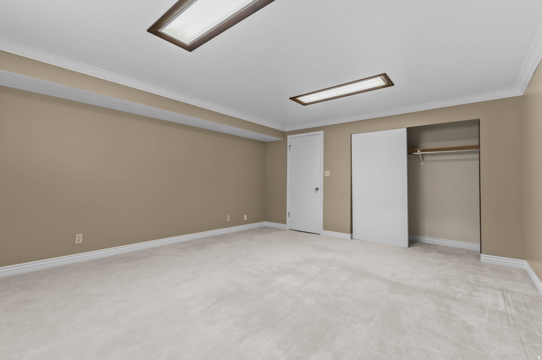 COUNTRY OAKS - Residential