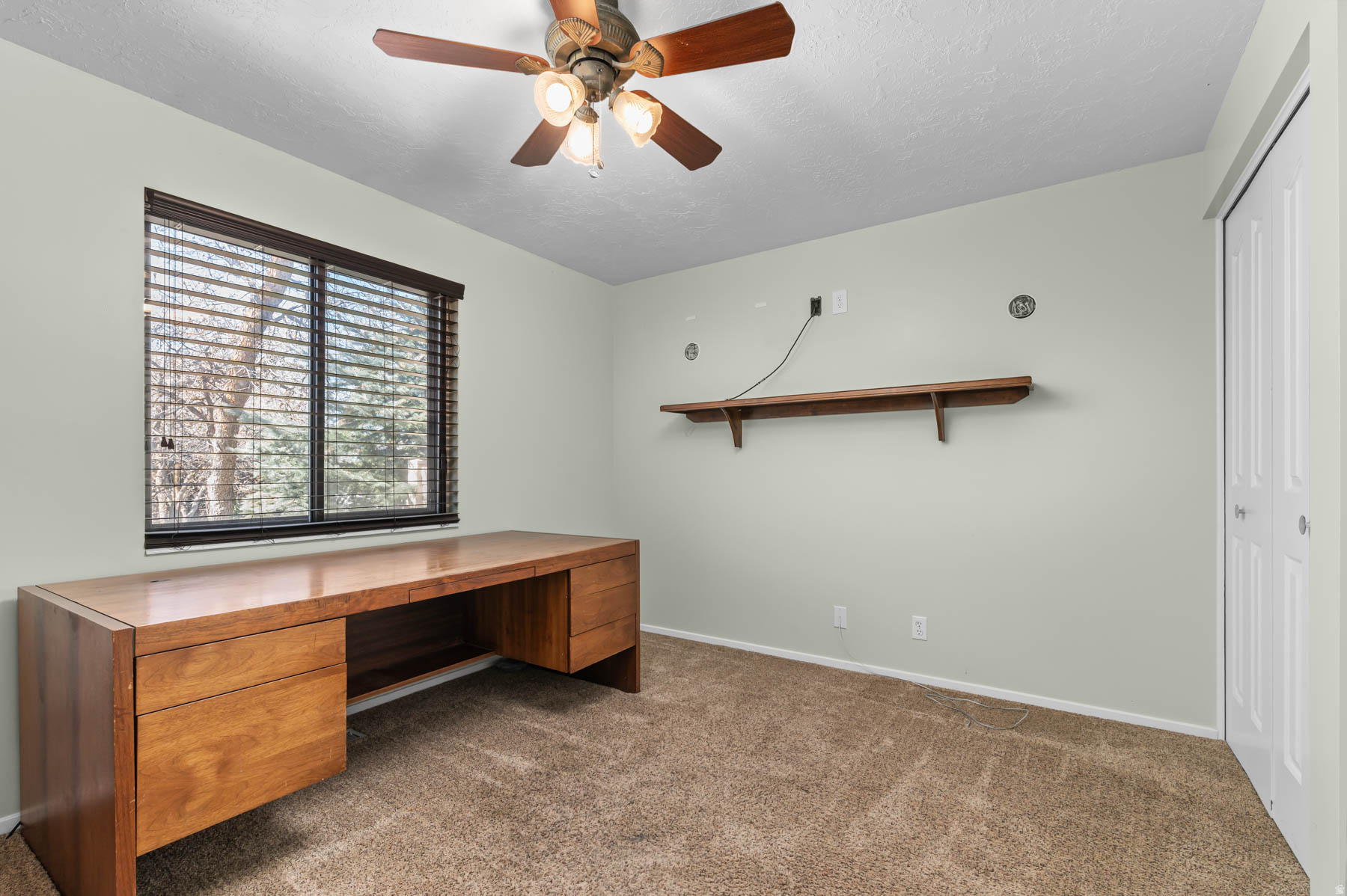 COUNTRY OAKS - Residential