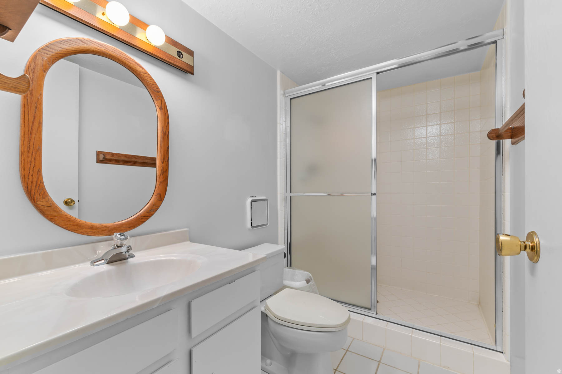 COUNTRY OAKS - Residential