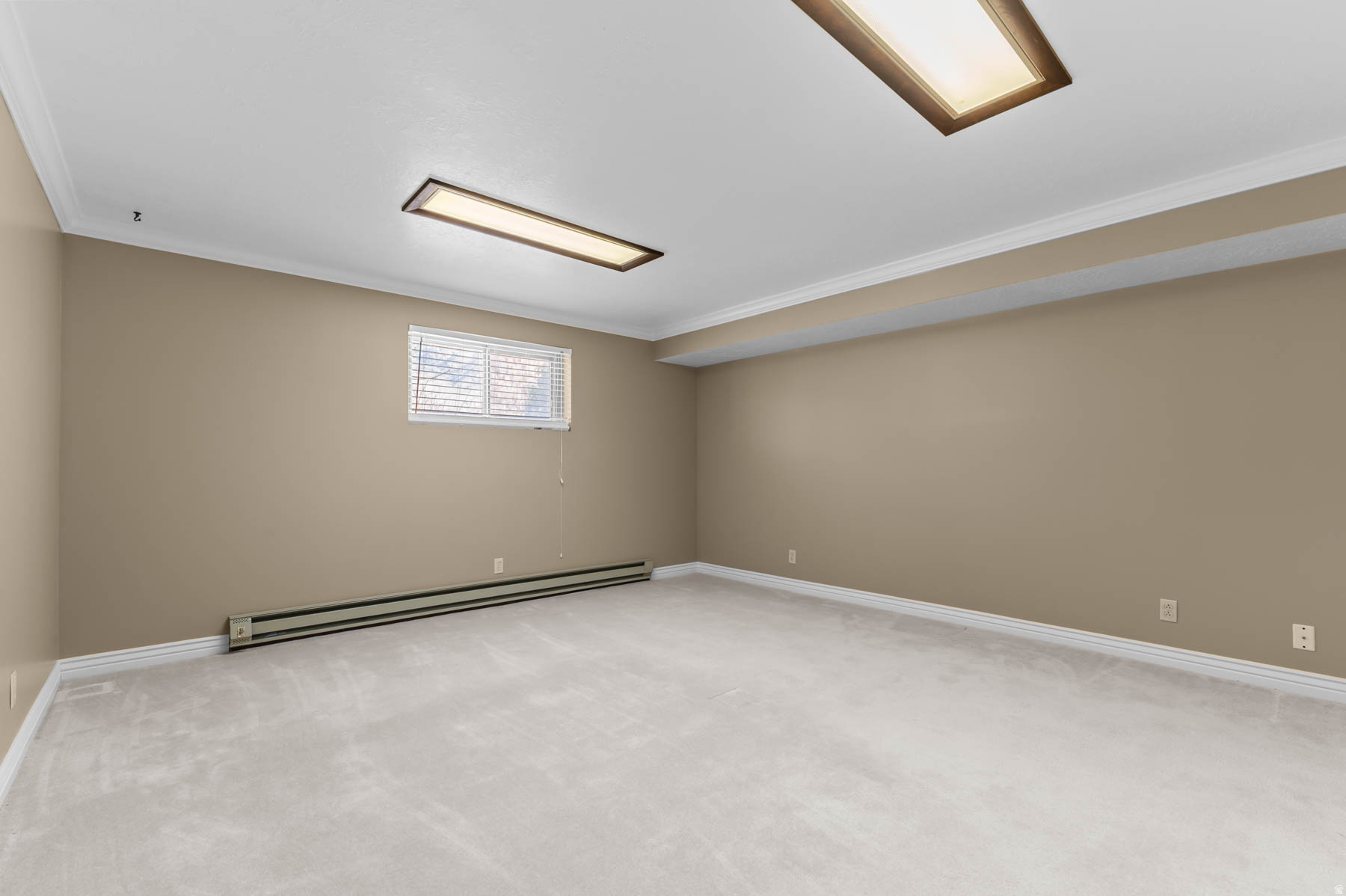 COUNTRY OAKS - Residential