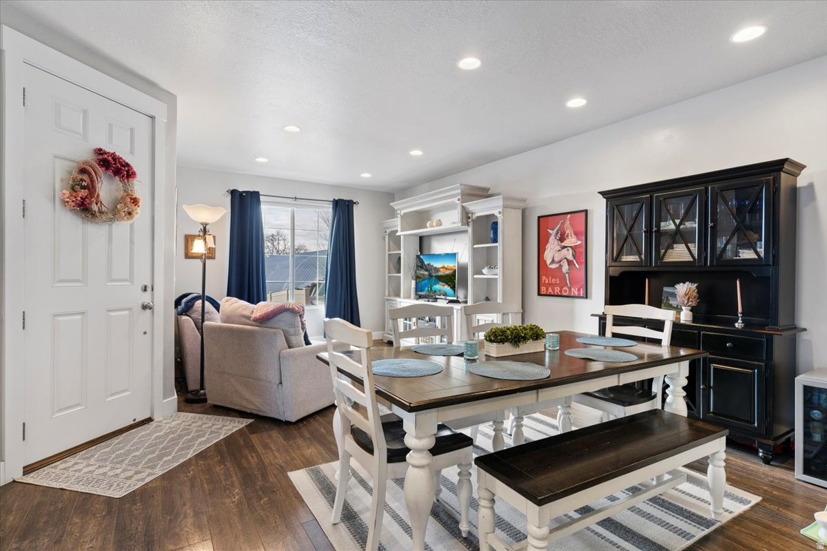 YALE CREST - Residential