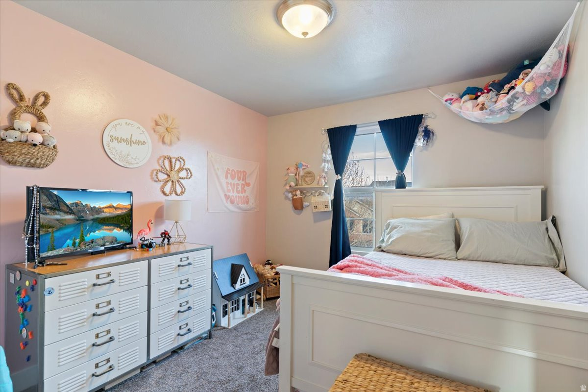 YALE CREST - Residential