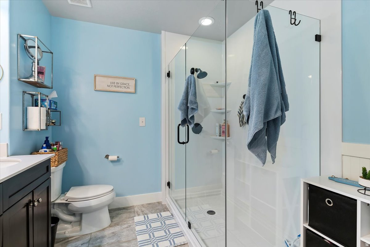 YALE CREST - Residential