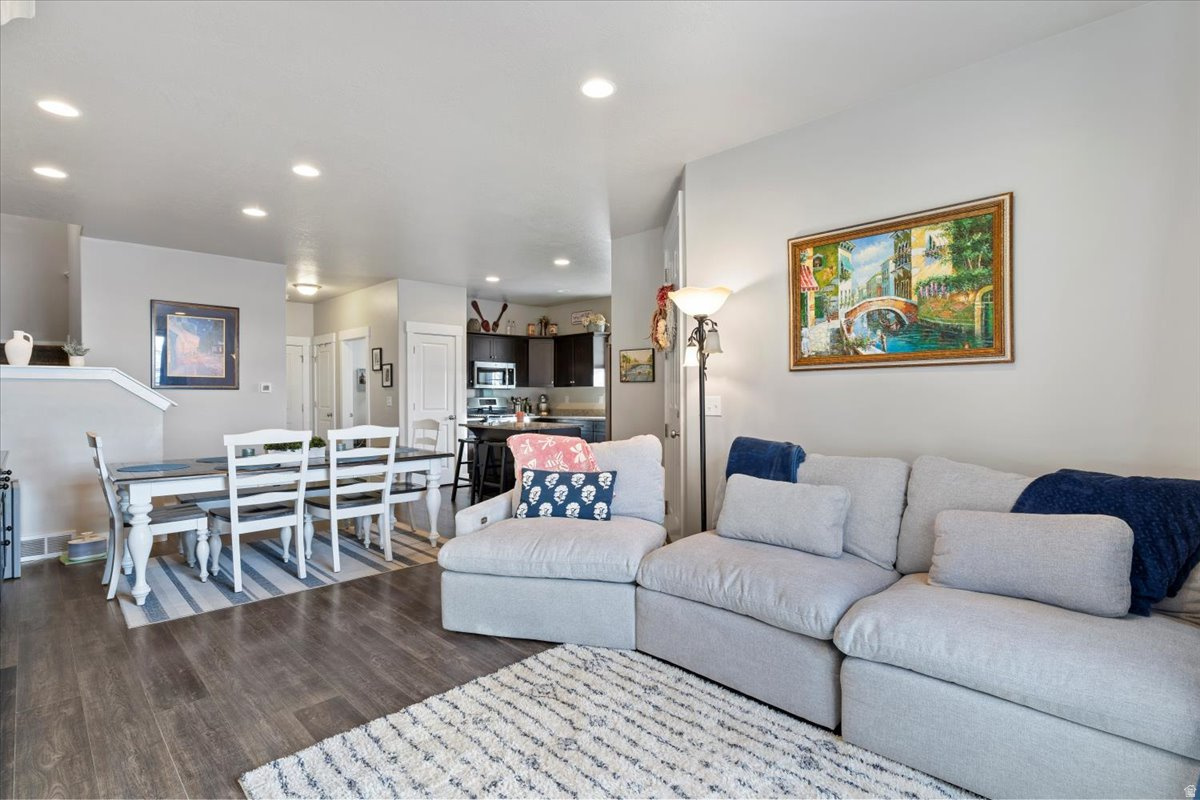 YALE CREST - Residential