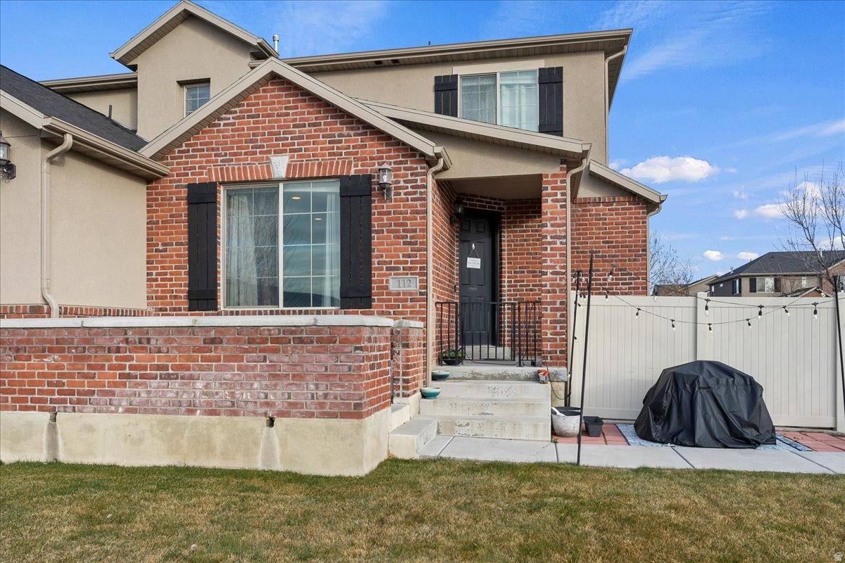 YALE CREST - Residential