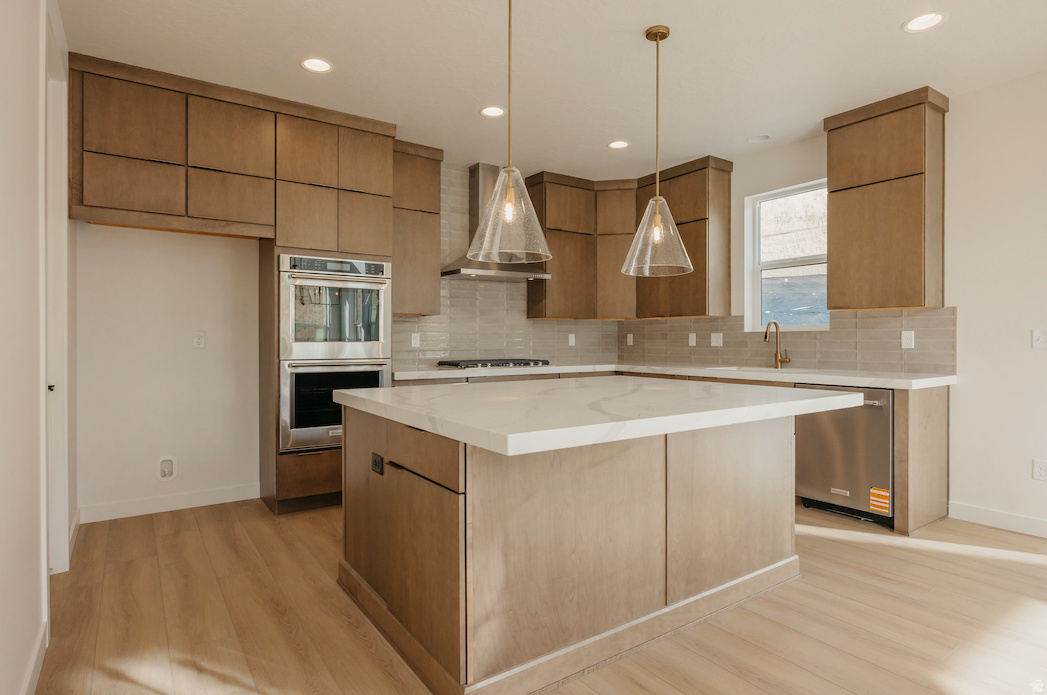 CANYON POINT - Residential