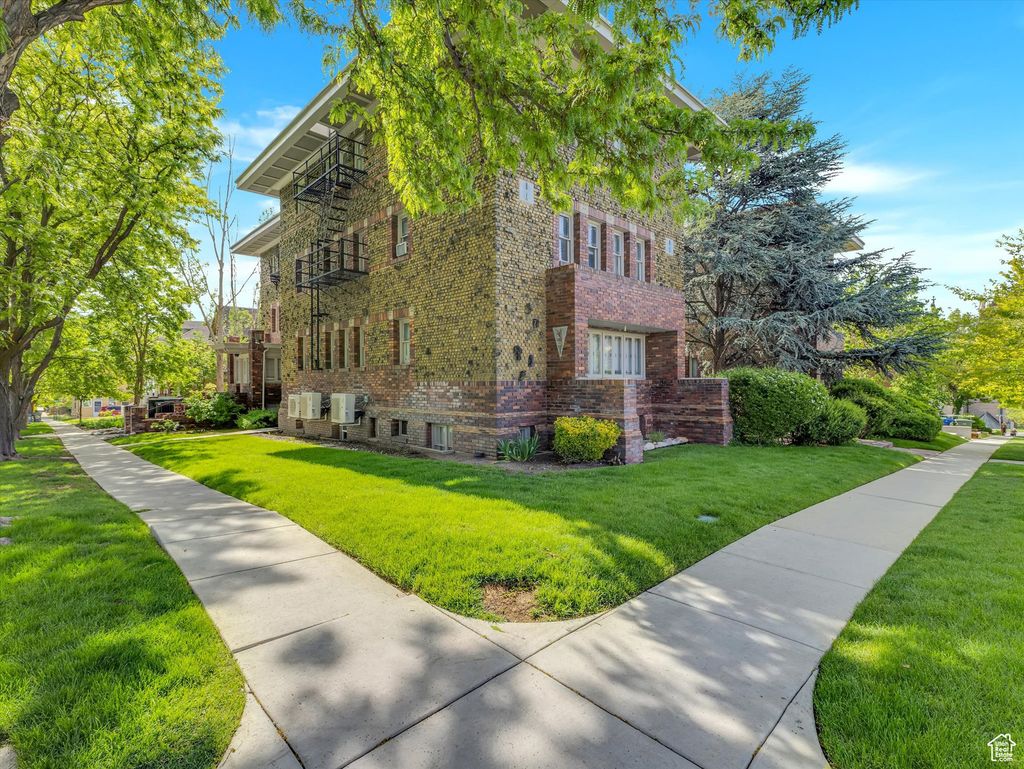 Photo of 86 B ST E #10, Salt Lake City, UT 84103 (MLS # 2001604)