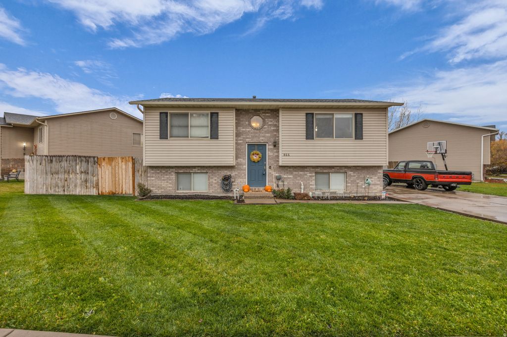 Photo of 866 S RIVERWOOD DR W, Logan, UT 84321 (MLS # 2123167)