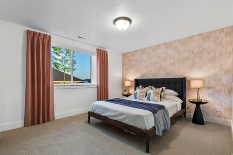 Tiny photo for 623 S 125 E, Hyde Park, UT 84318 (MLS # 2135409)