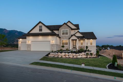 Photo of 623 S 125 E, Hyde Park, UT 84318 (MLS # 2135409)
