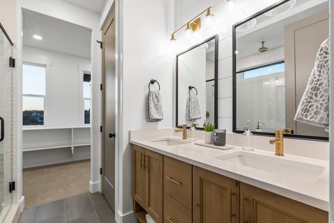 Tiny photo for 623 S 125 E, Hyde Park, UT 84318 (MLS # 2135409)