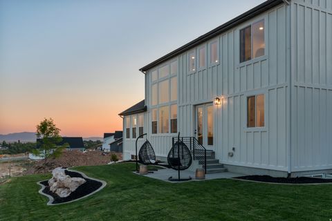 Tiny photo for 623 S 125 E, Hyde Park, UT 84318 (MLS # 2135409)