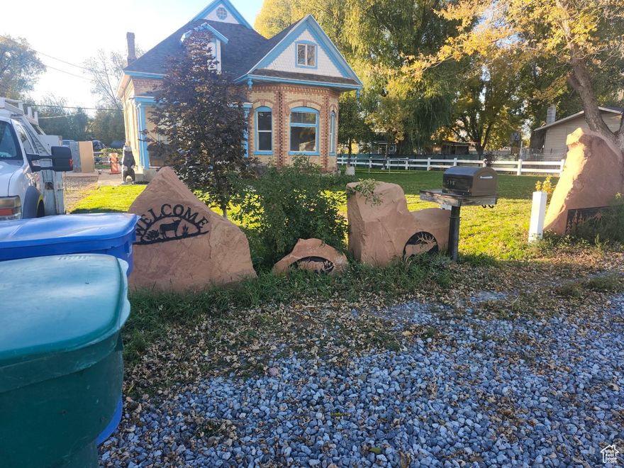 Great location for a bed and breakfast.