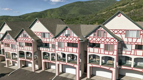 Townhouse For Sale - 1057 Oberland Dr<br/> Midway, UT 84049