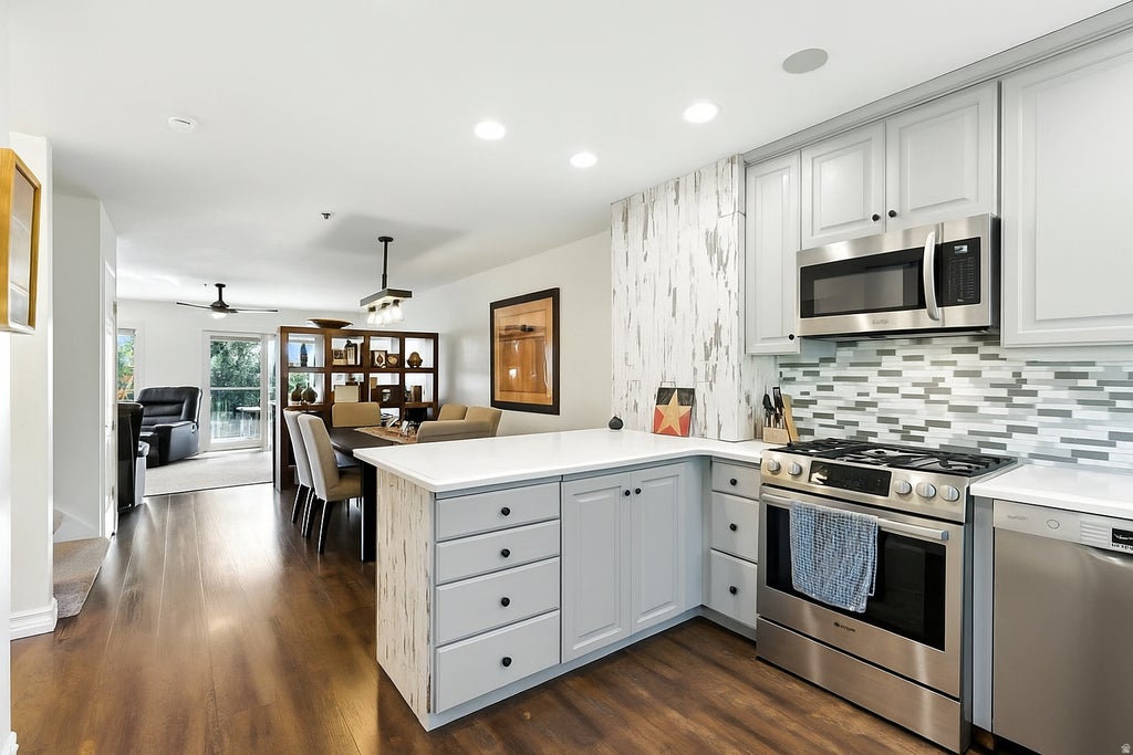Photo of 1057 OBERLAND DR, Midway, UT 84049 (MLS # 2166345)