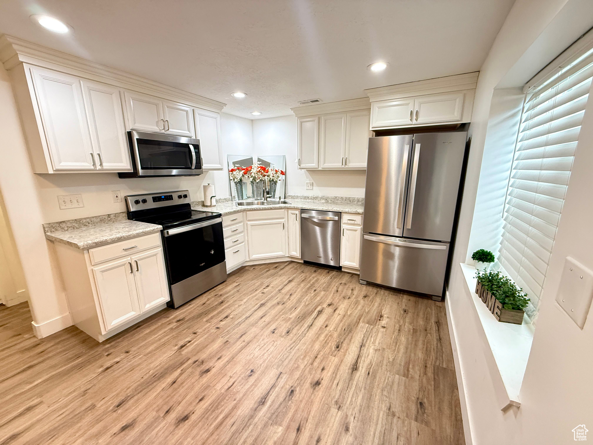 SUNSET ESTATES - Residential
