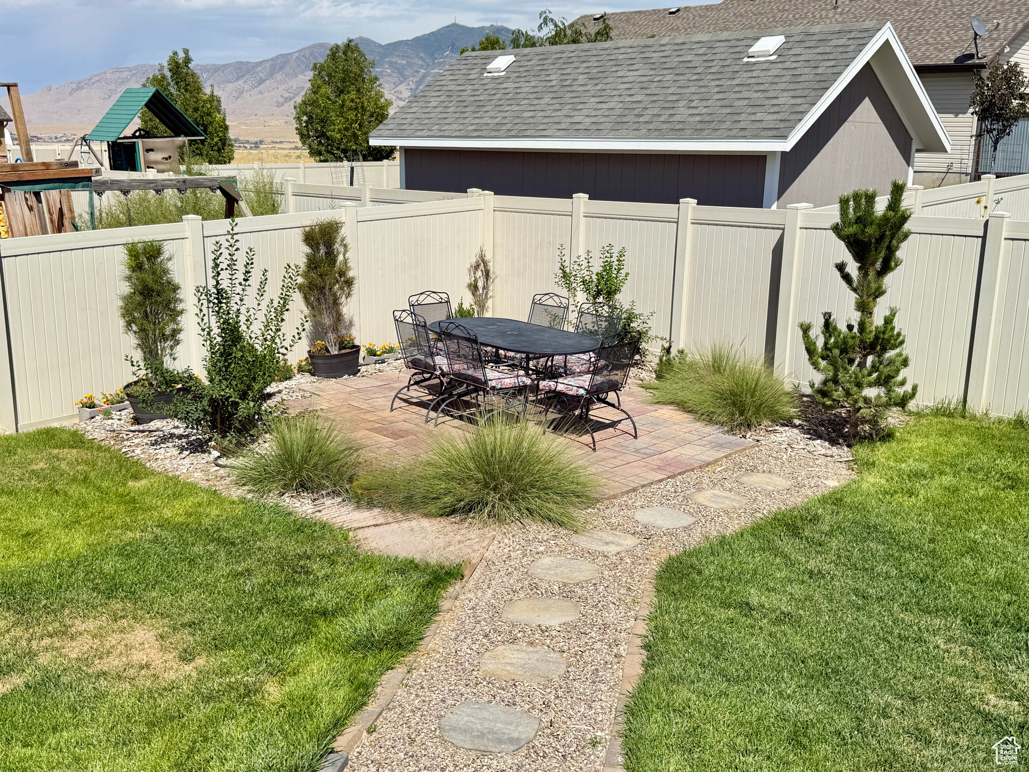 SUNSET ESTATES - Residential