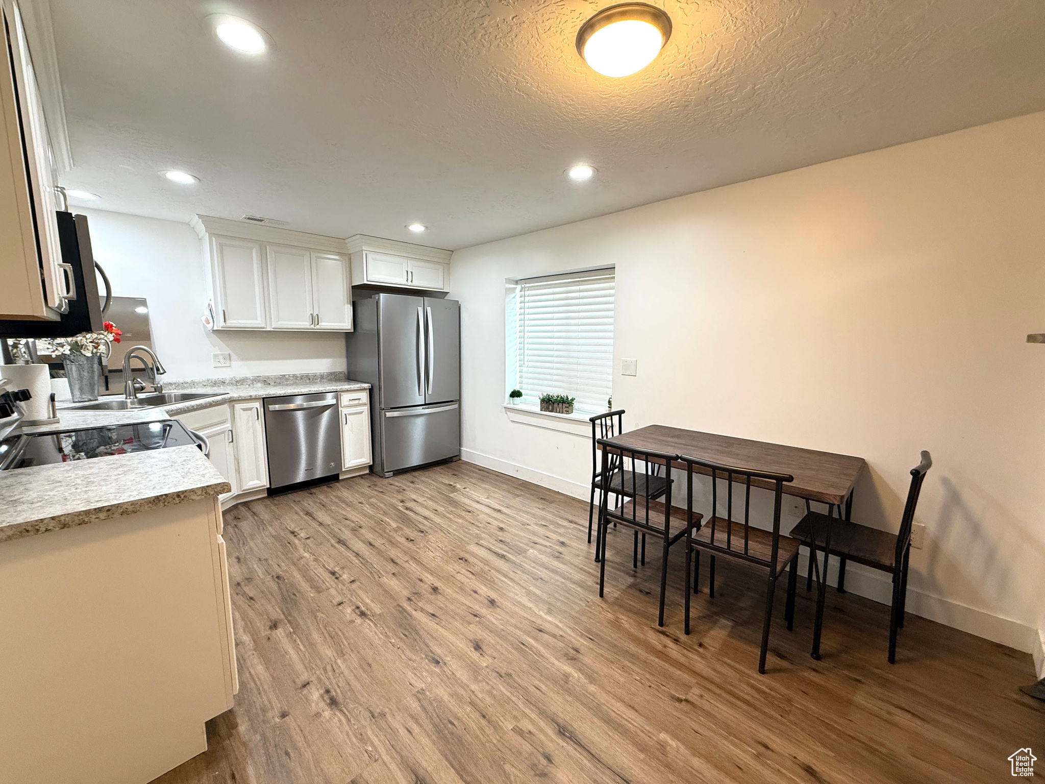 SUNSET ESTATES - Residential