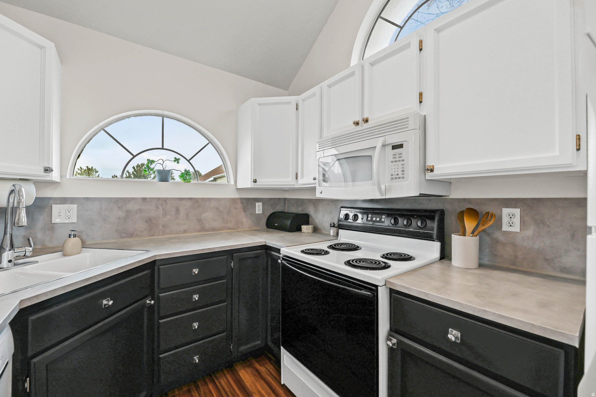 CROSSPOINTE - Residential