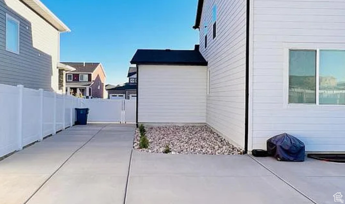 PRIMROSE - Residential Lease