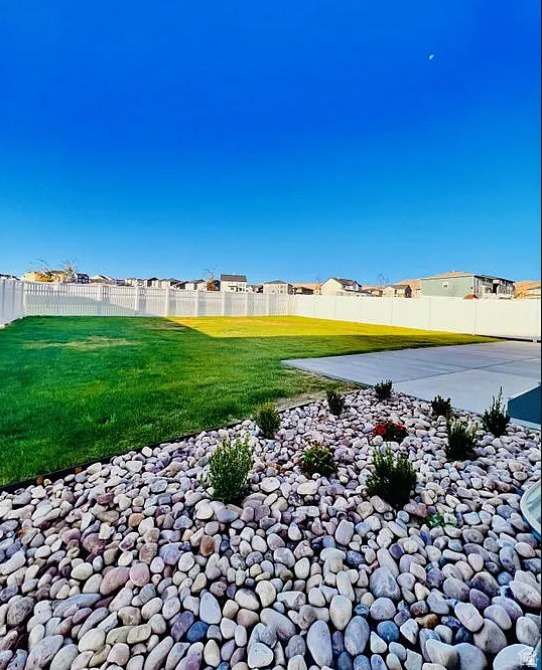 PRIMROSE - Residential Lease