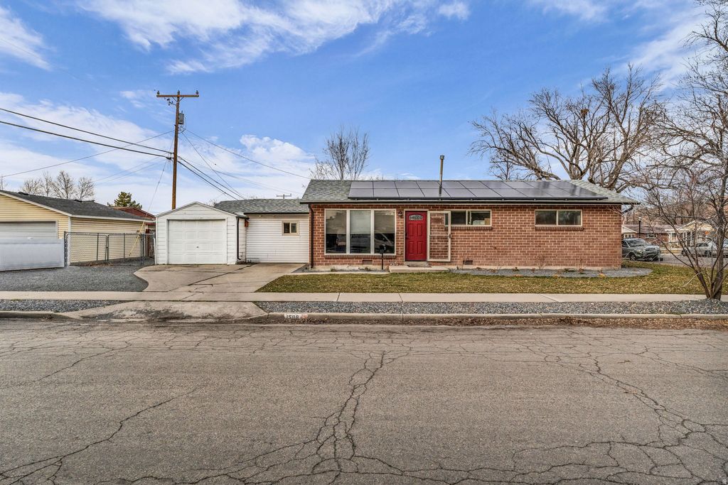 Photo of 1506 W GOODWIN AVE, Salt Lake City, UT 84116 (MLS # 2139358)
