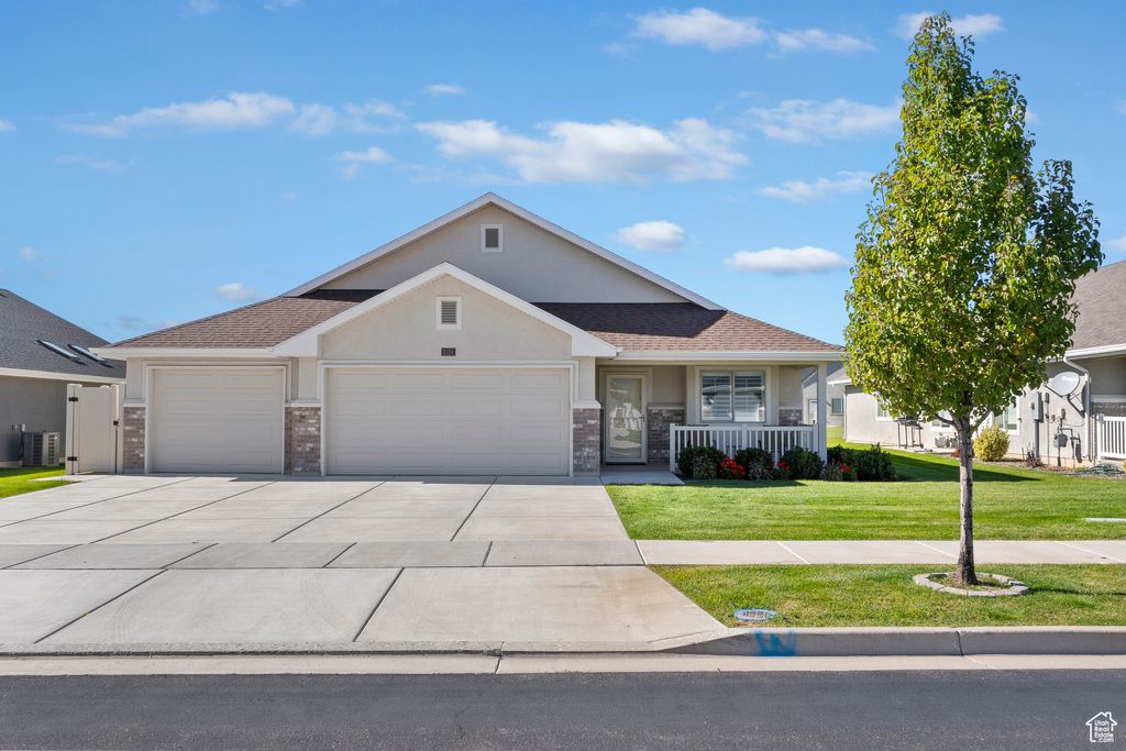 Photo of 1124 S NEVILLE ST, Layton, UT 84041 (MLS # 2119052)