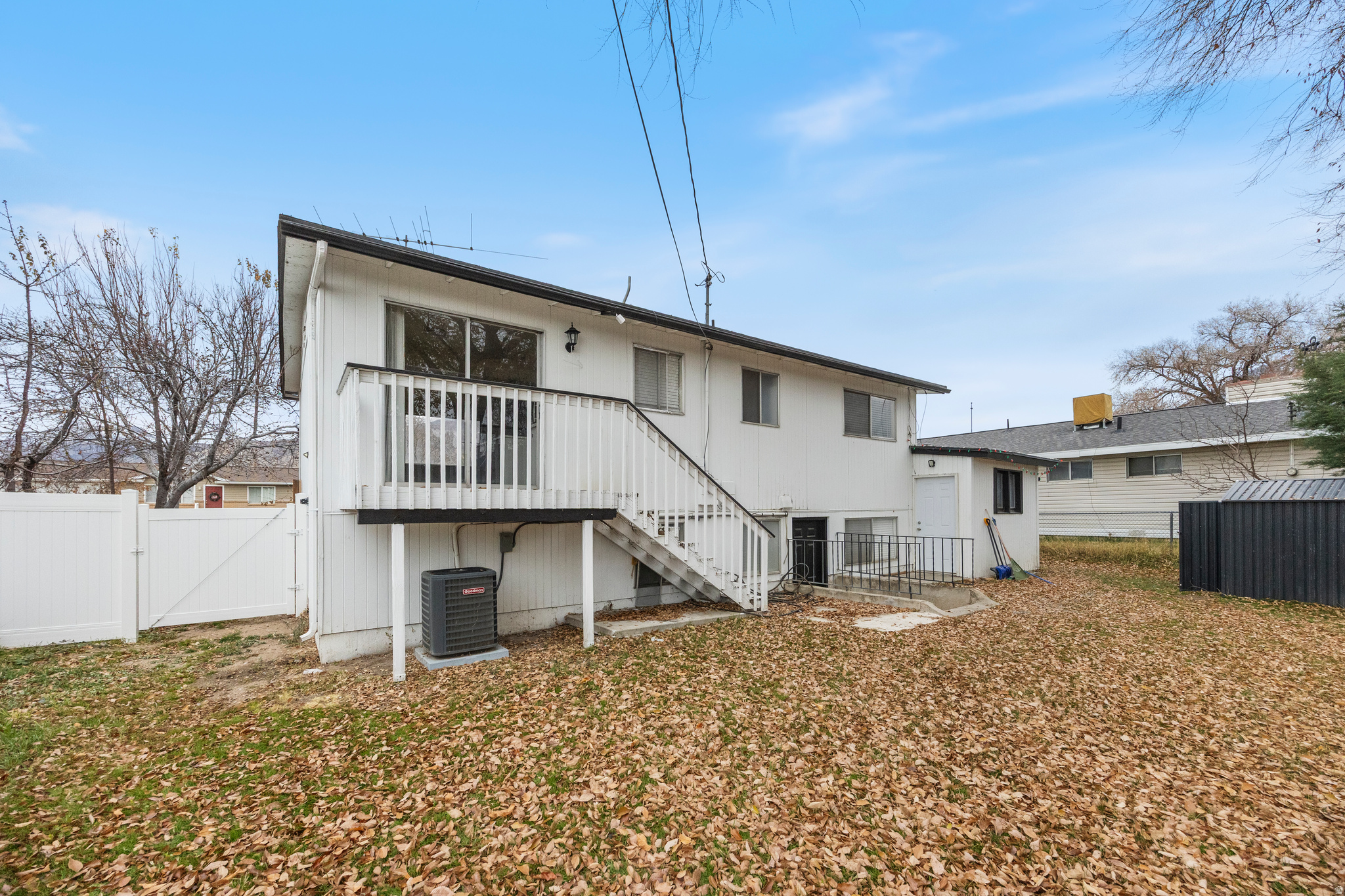 CANYON ROAD - Residential
