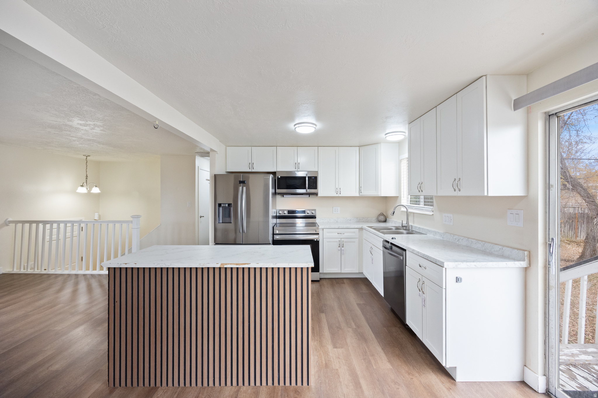 CANYON ROAD - Residential