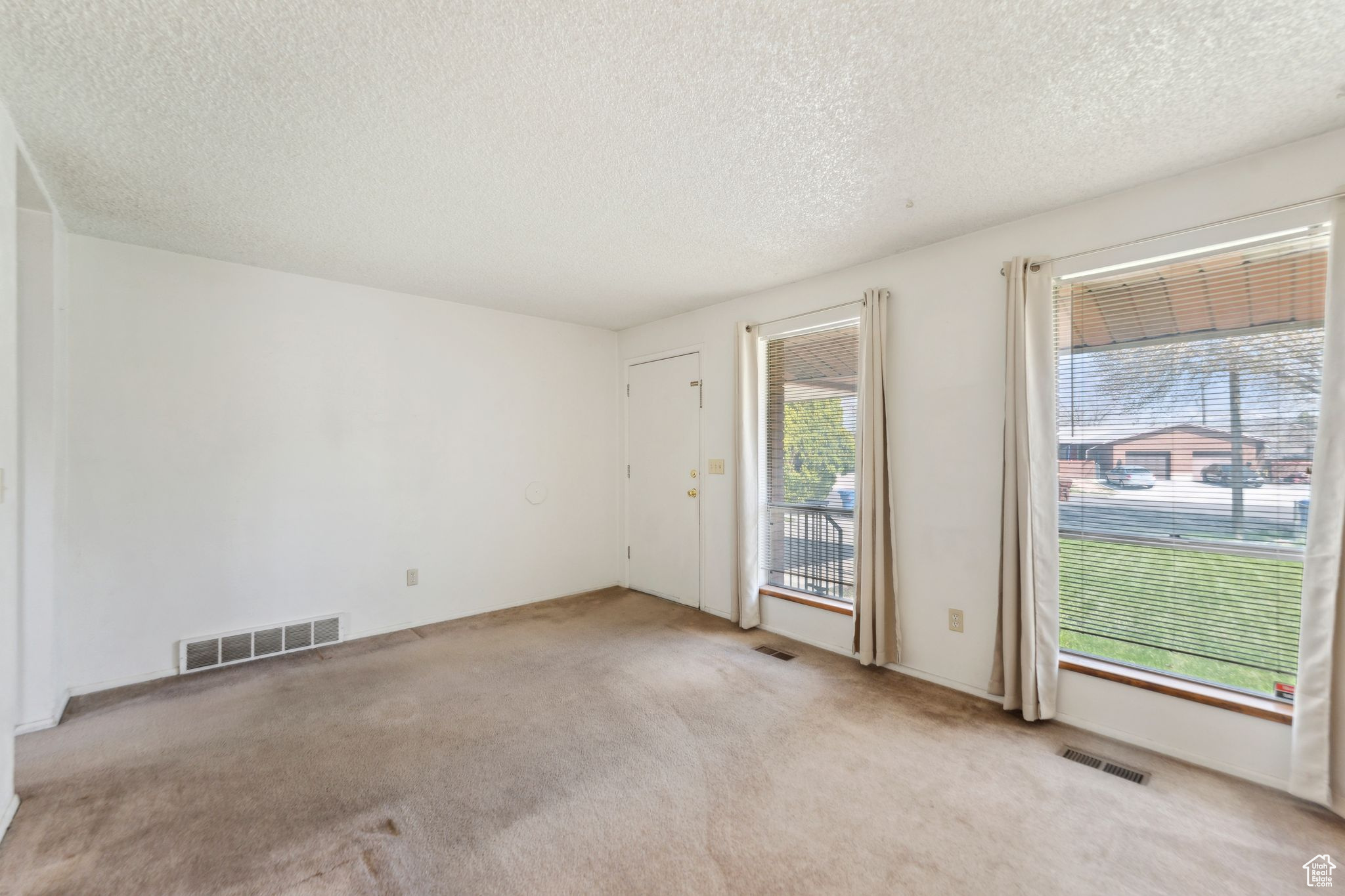 Midvale, Utah 84047, United States, 6 Bedrooms Bedrooms, ,3 BathroomsBathrooms,Residential,Pending,122513