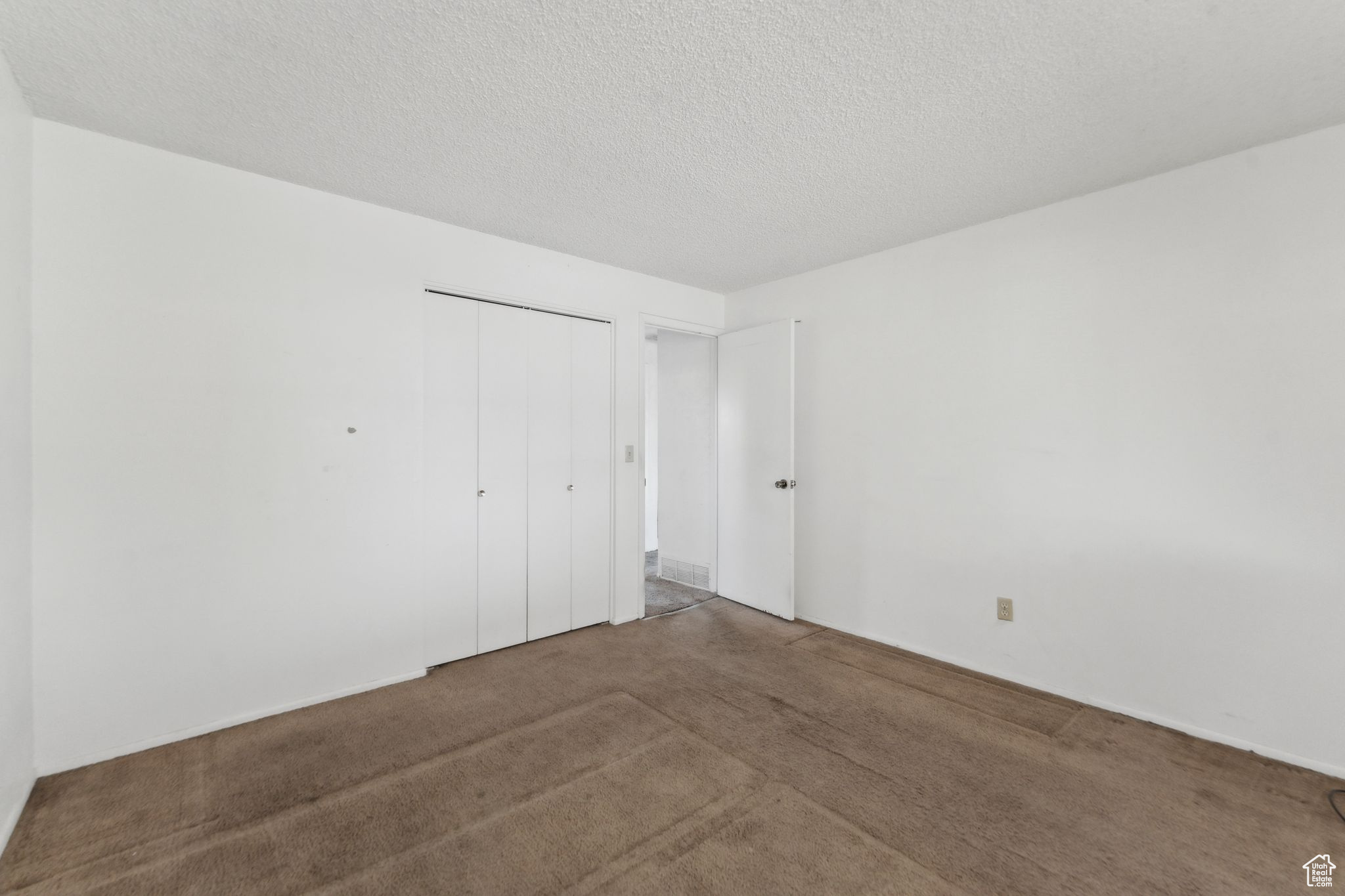 Midvale, Utah 84047, United States, 6 Bedrooms Bedrooms, ,3 BathroomsBathrooms,Residential,Pending,122513