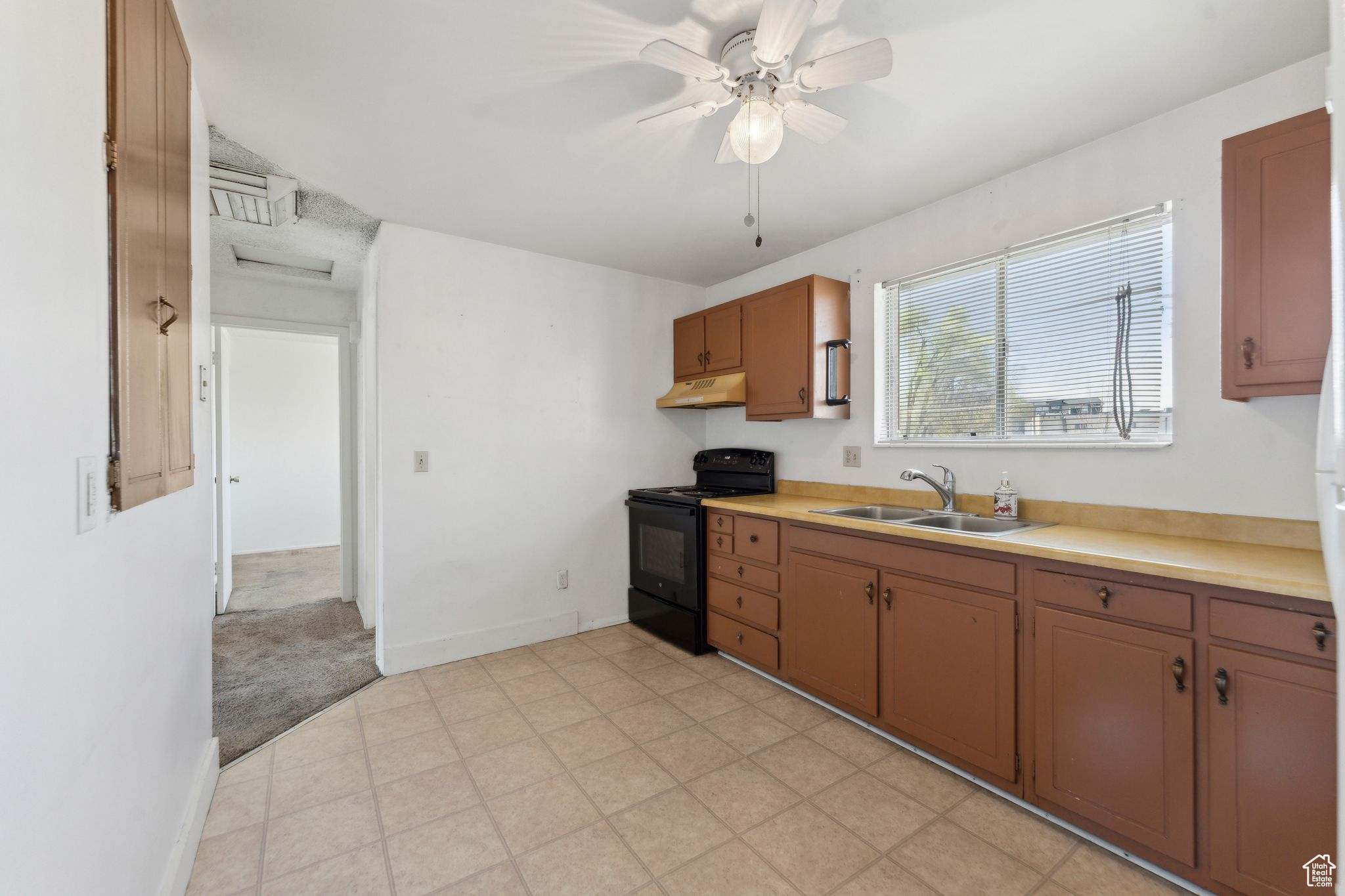 Midvale, Utah 84047, United States, 6 Bedrooms Bedrooms, ,3 BathroomsBathrooms,Residential,Pending,122513