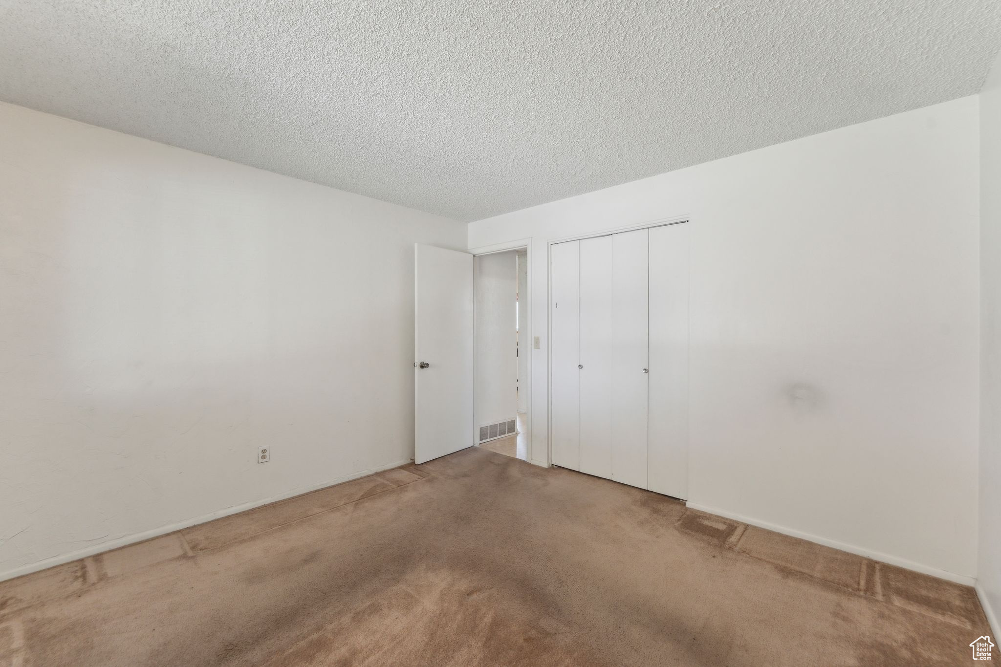 Midvale, Utah 84047, United States, 6 Bedrooms Bedrooms, ,3 BathroomsBathrooms,Residential,Pending,122513