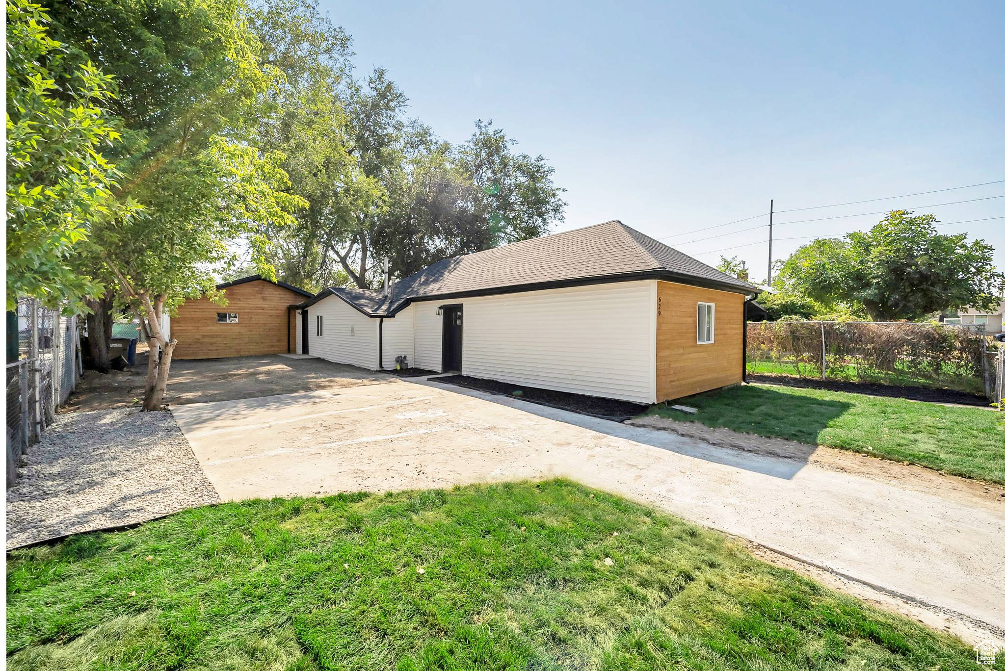 POPLAR PLACE - Residential