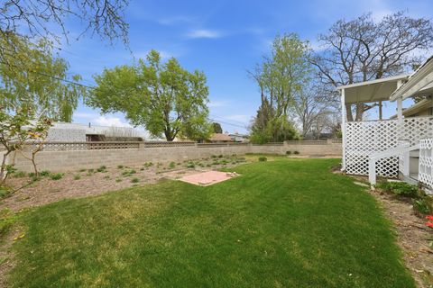 Tiny photo for 1562 W 4505 S, Taylorsville, UT 84123 (MLS # 2147910)