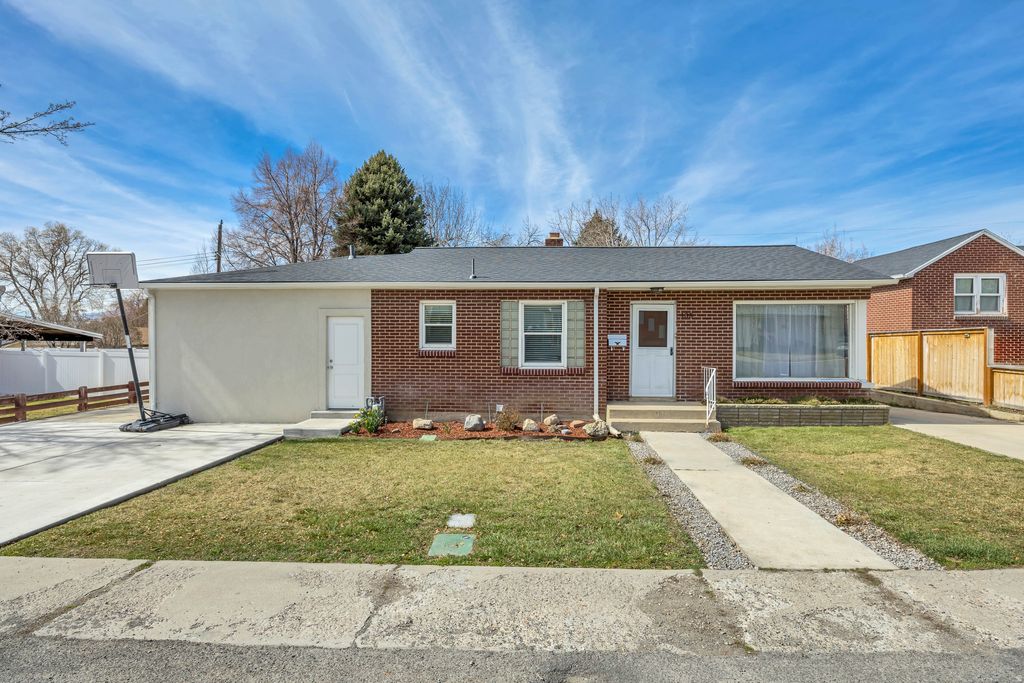 Photo of 135 N MAIN ST, Pleasant Grove, UT 84062 (MLS # 2144075)