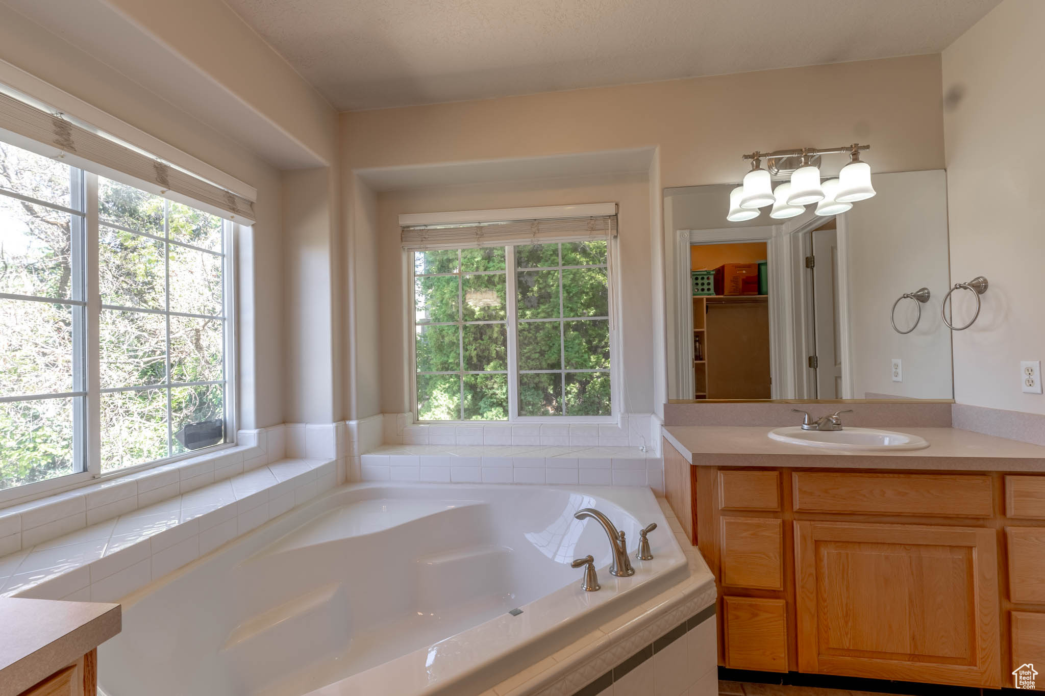 MOUNTAIN CREEK ESTATES - Residential