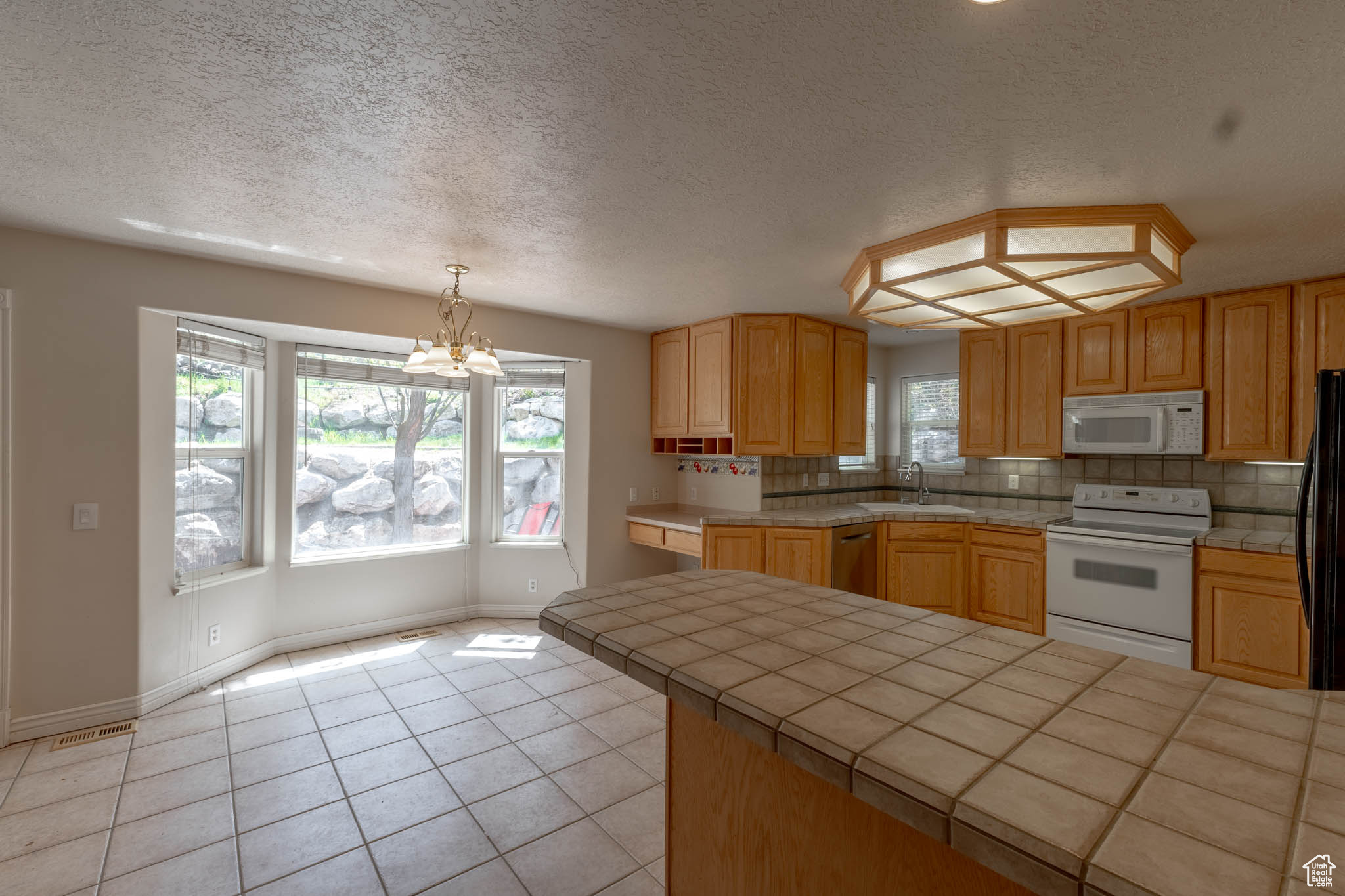 MOUNTAIN CREEK ESTATES - Residential