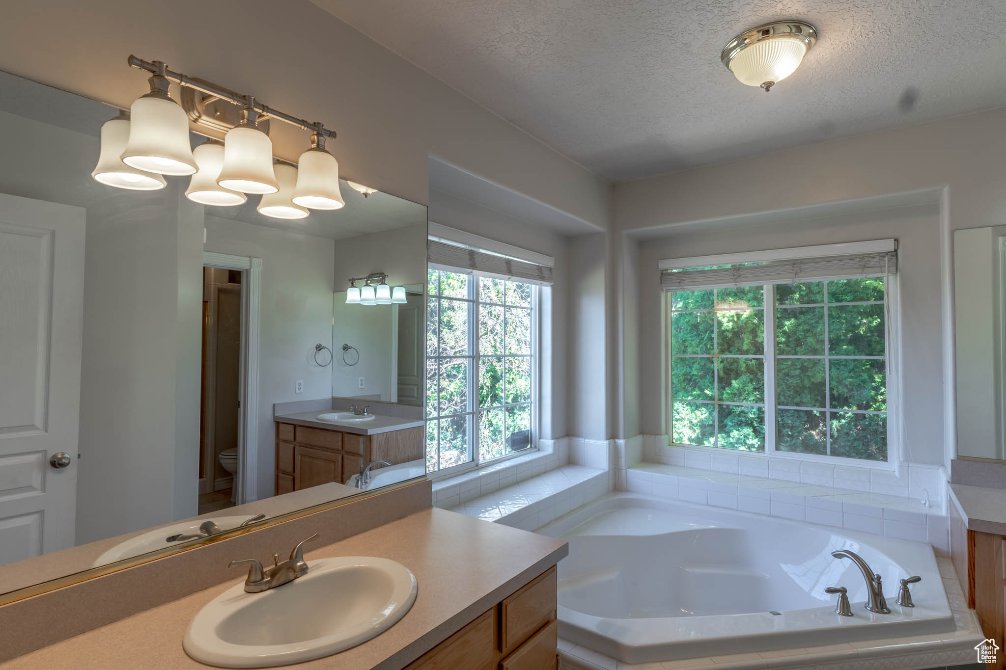 MOUNTAIN CREEK ESTATES - Residential
