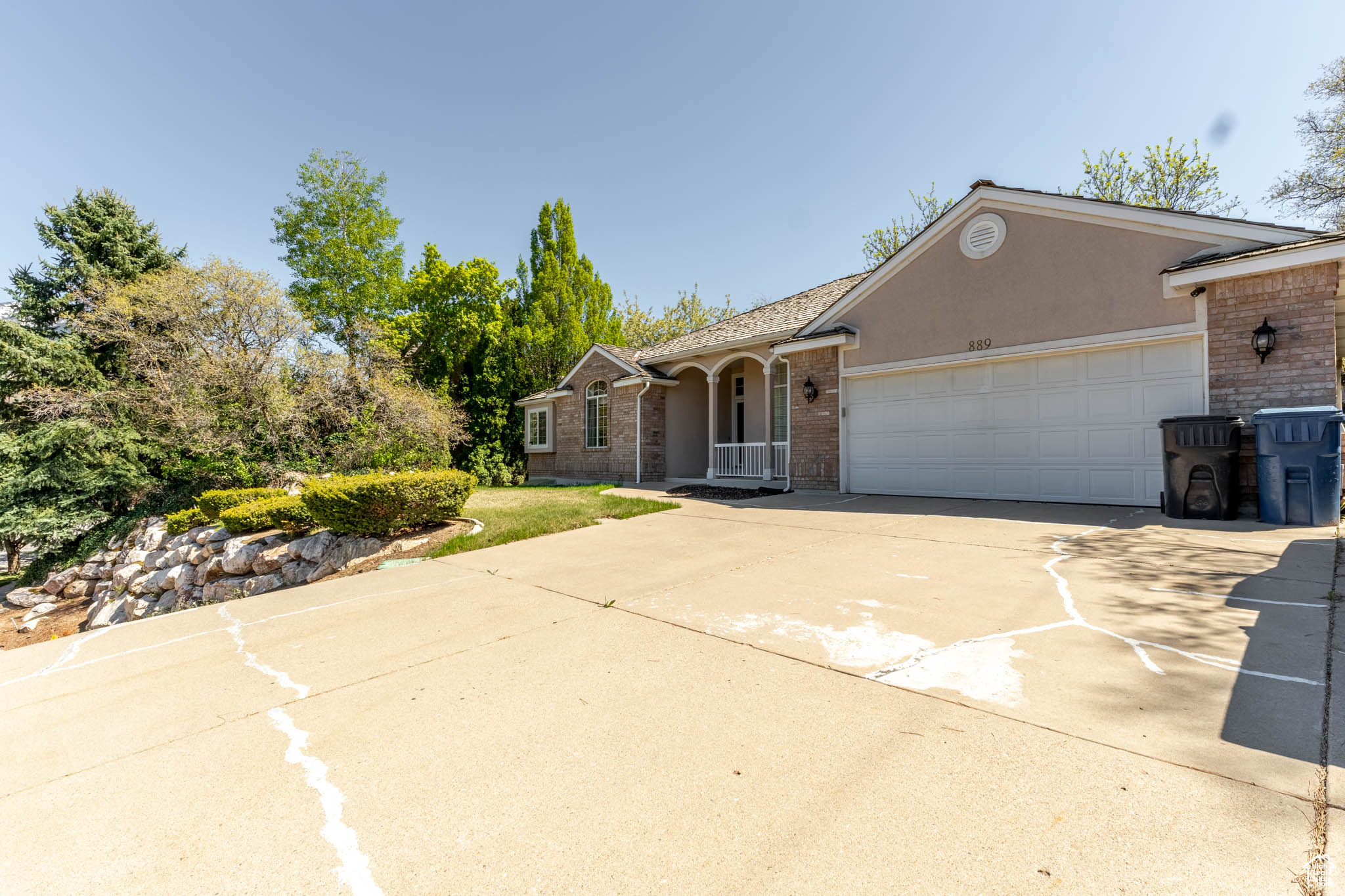 MOUNTAIN CREEK ESTATES - Residential