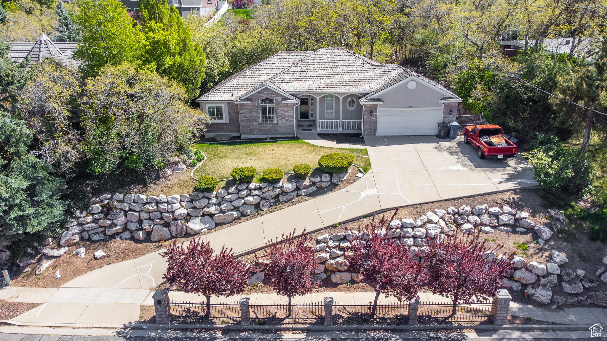MOUNTAIN CREEK ESTATES - Residential