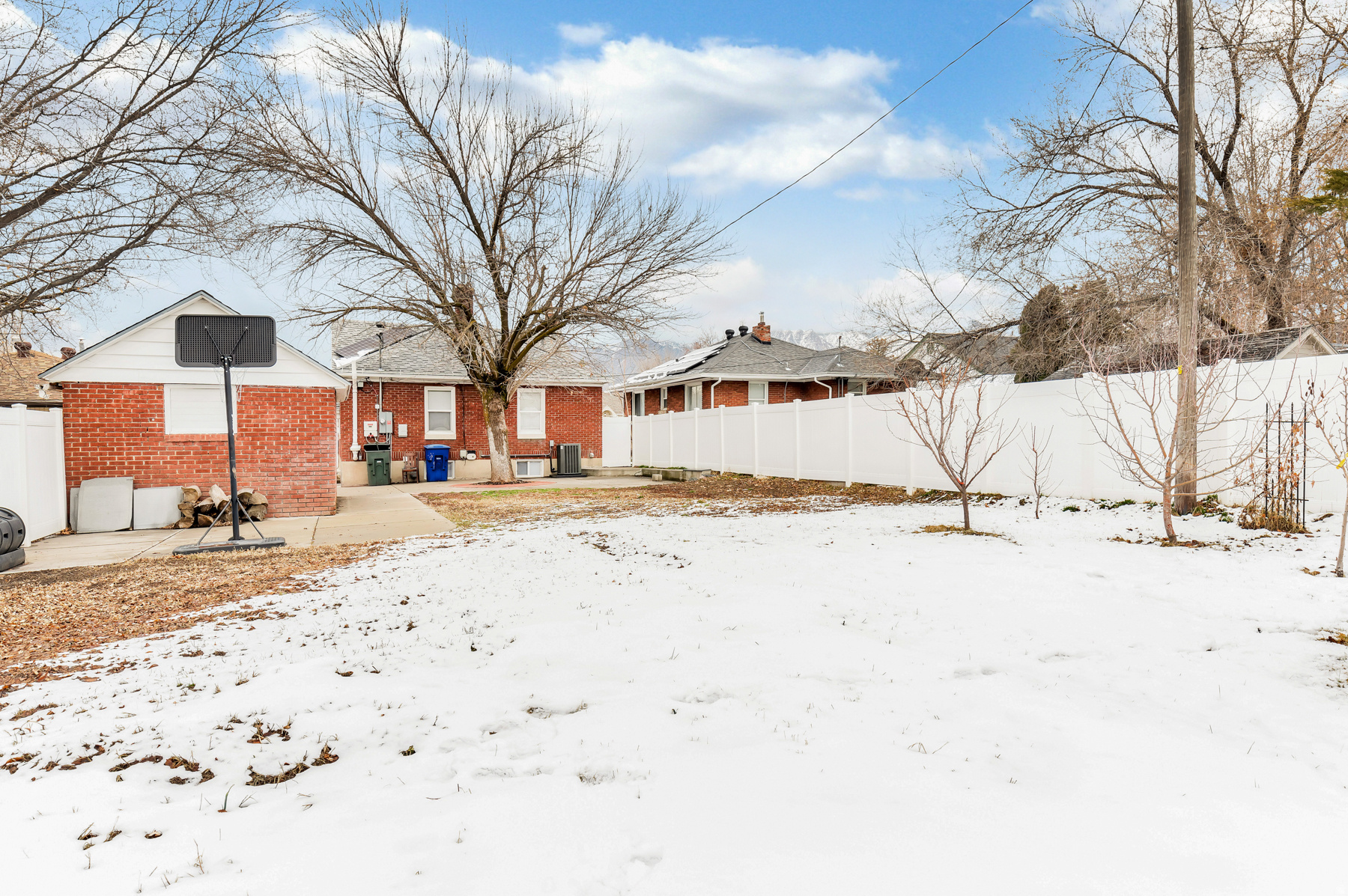 CHAMBERLINS - Residential