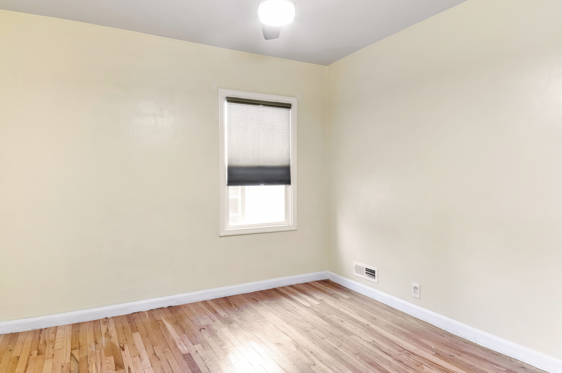 CHAMBERLINS - Residential