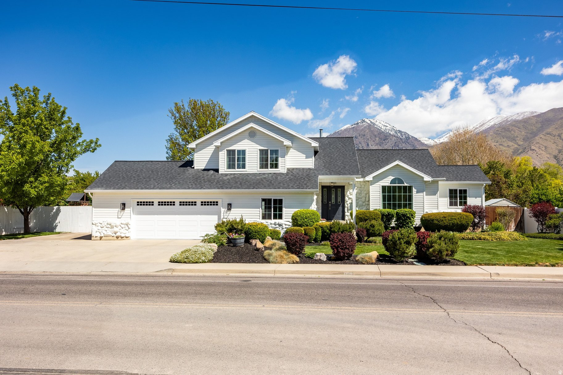 MAPLE BREEZE - Residential